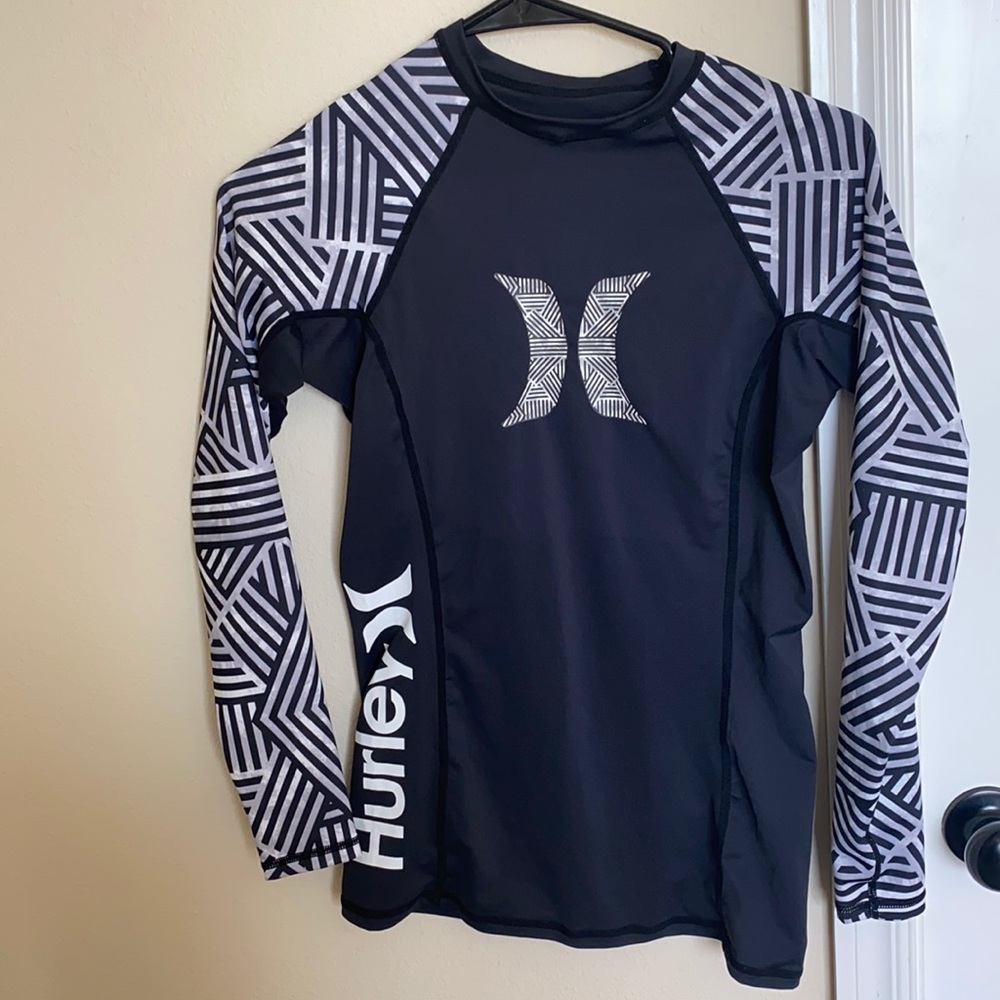 Women’s Hurley Long Sleeve Rashguard Size M